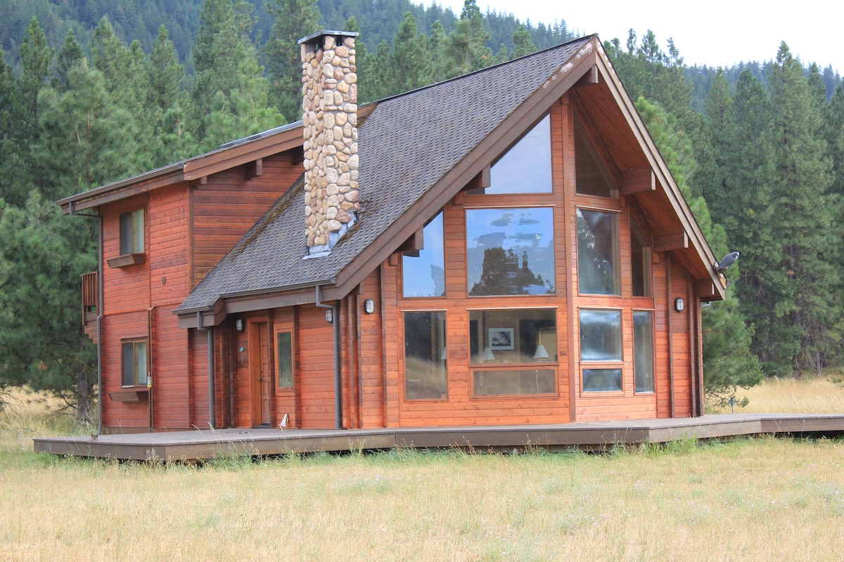 Mountain View Cabin Adjacent to Wildlife Refuge