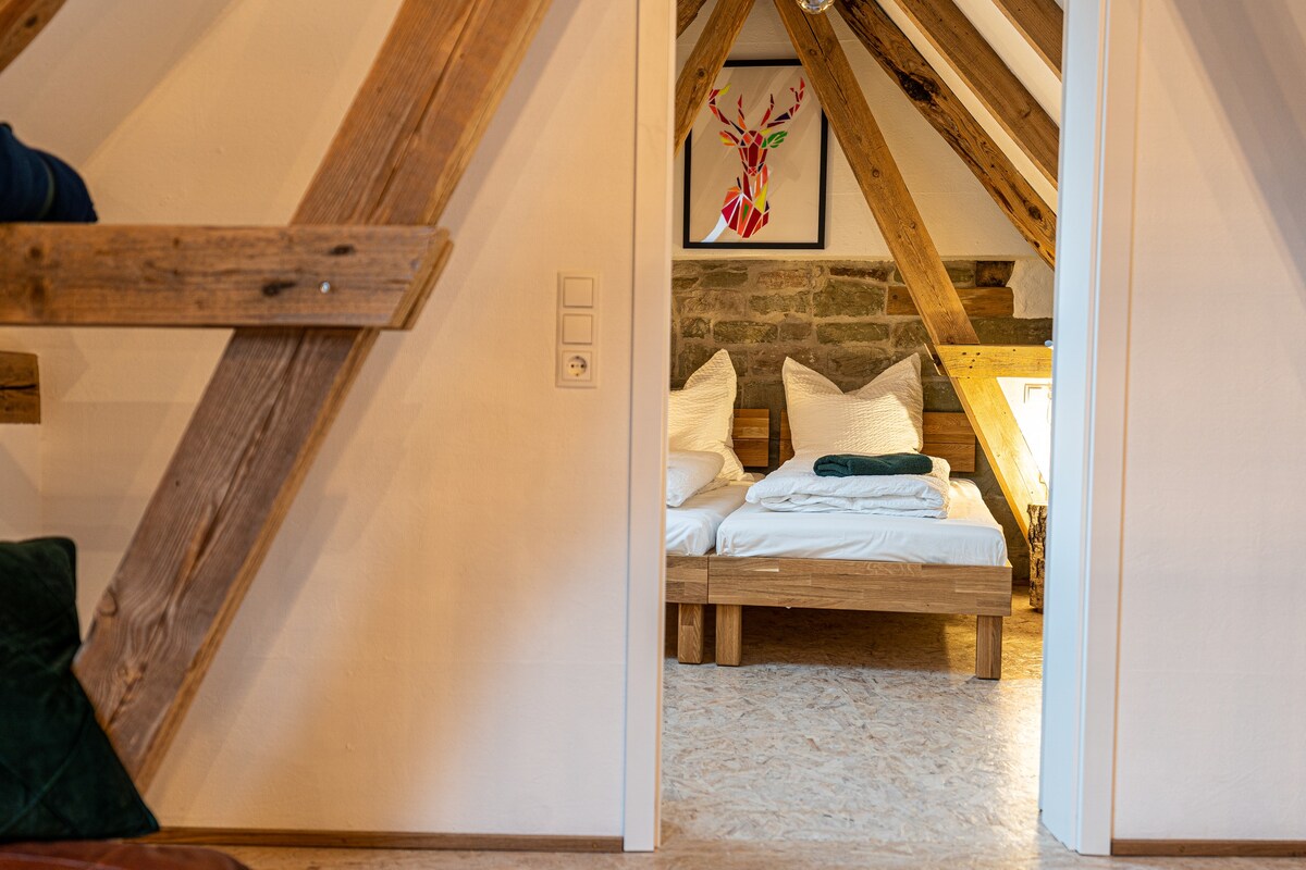 Loft mit 2 Schlafzimmern und Bruchsteinwand-Dusche