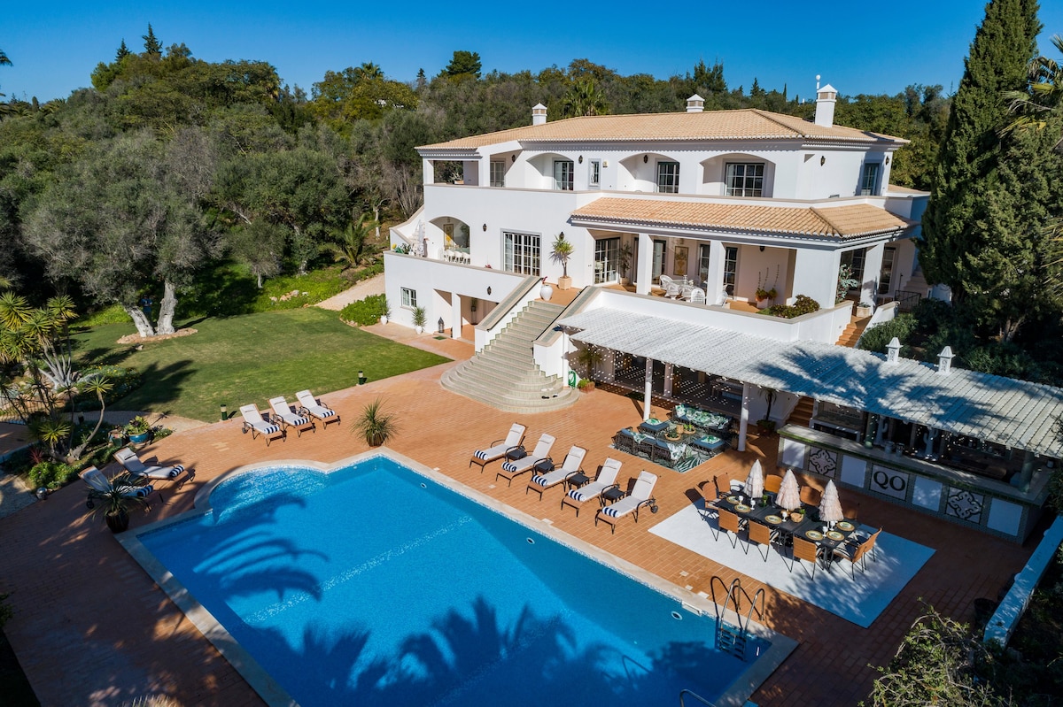 Large luxury mansion in Lagos Western Algarve