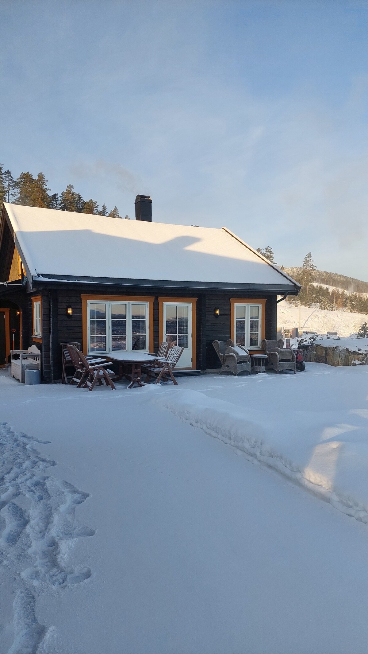 位于Kongsberg的小木屋。滑雪中心。