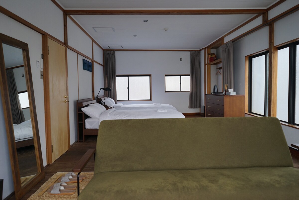Tagore Harbor Hostel SuiteRoom