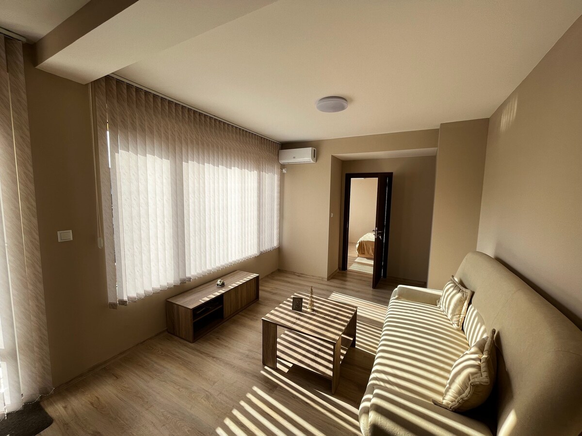 New Sunny 1-Bedroom Apartment “Rossini”