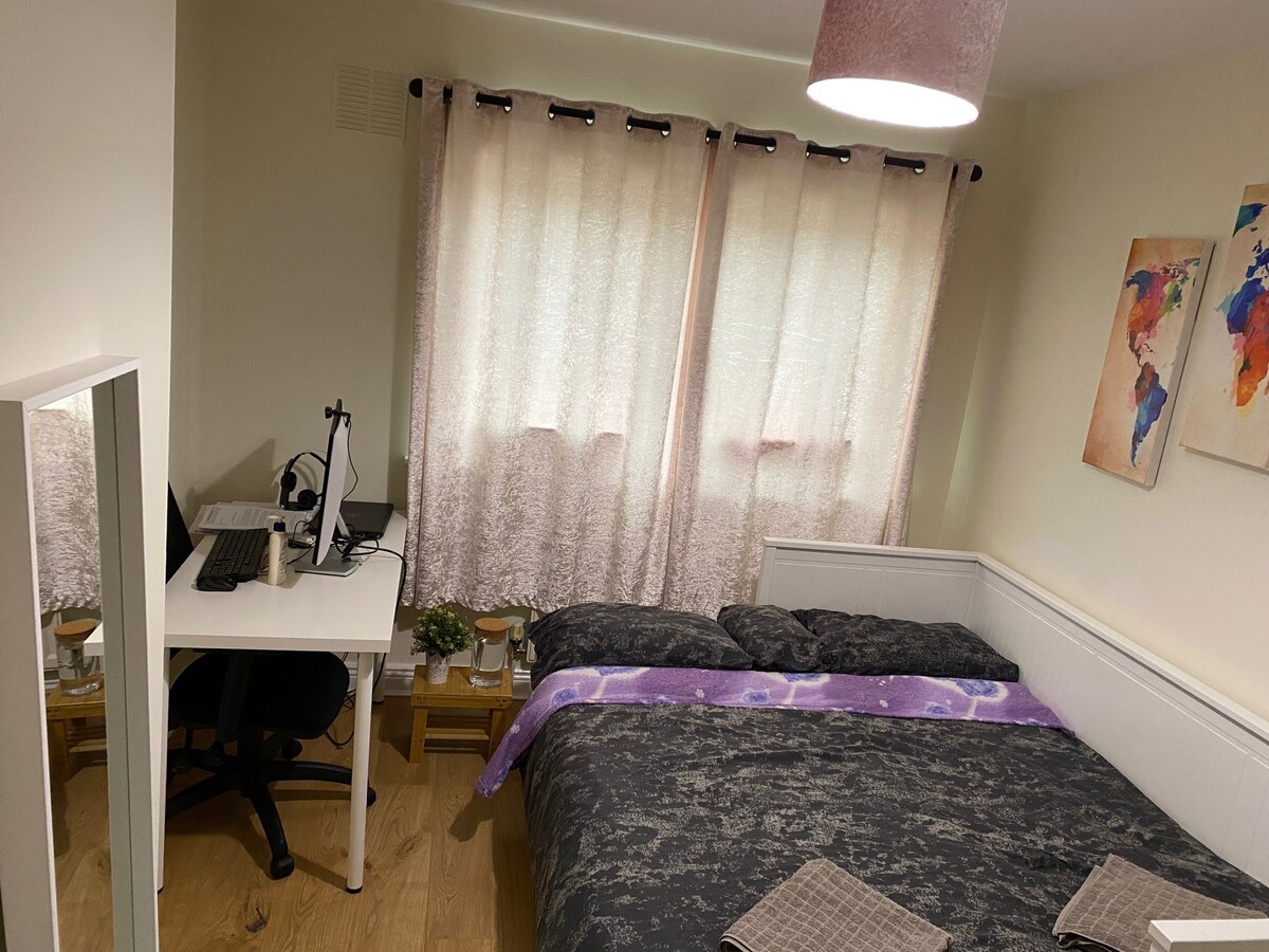 Large Double room in Celbridge20km from Temple Bar