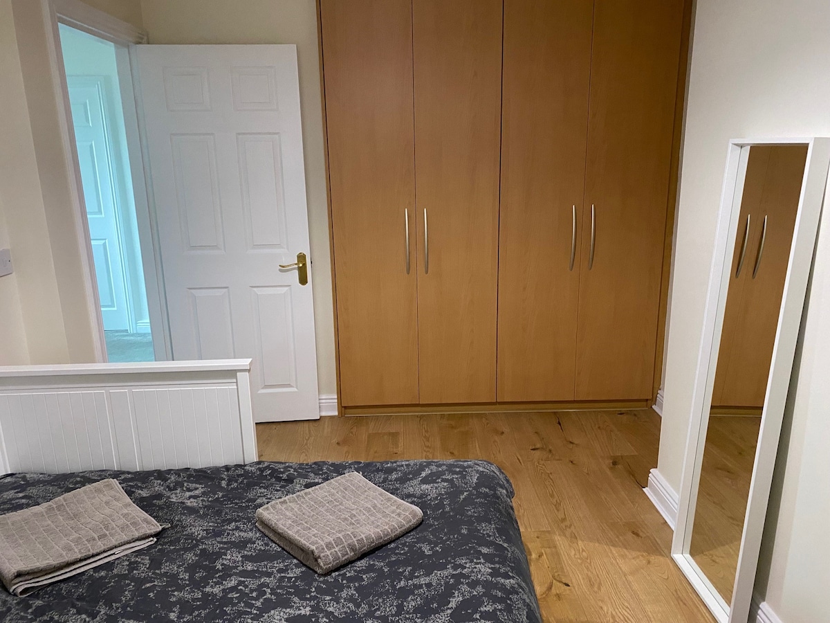 Large Double room in Celbridge20km from Temple Bar