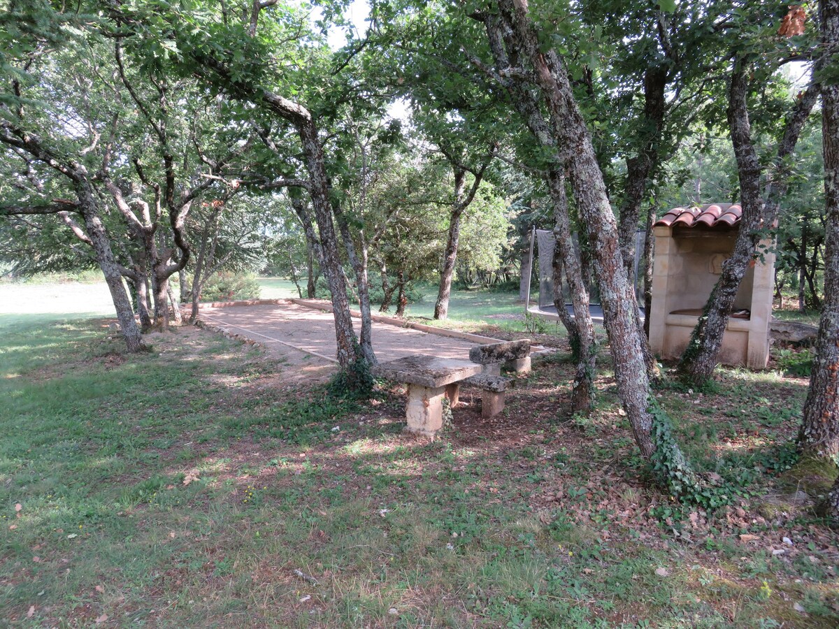 Villa avec piscine au calme dans le Lubéron