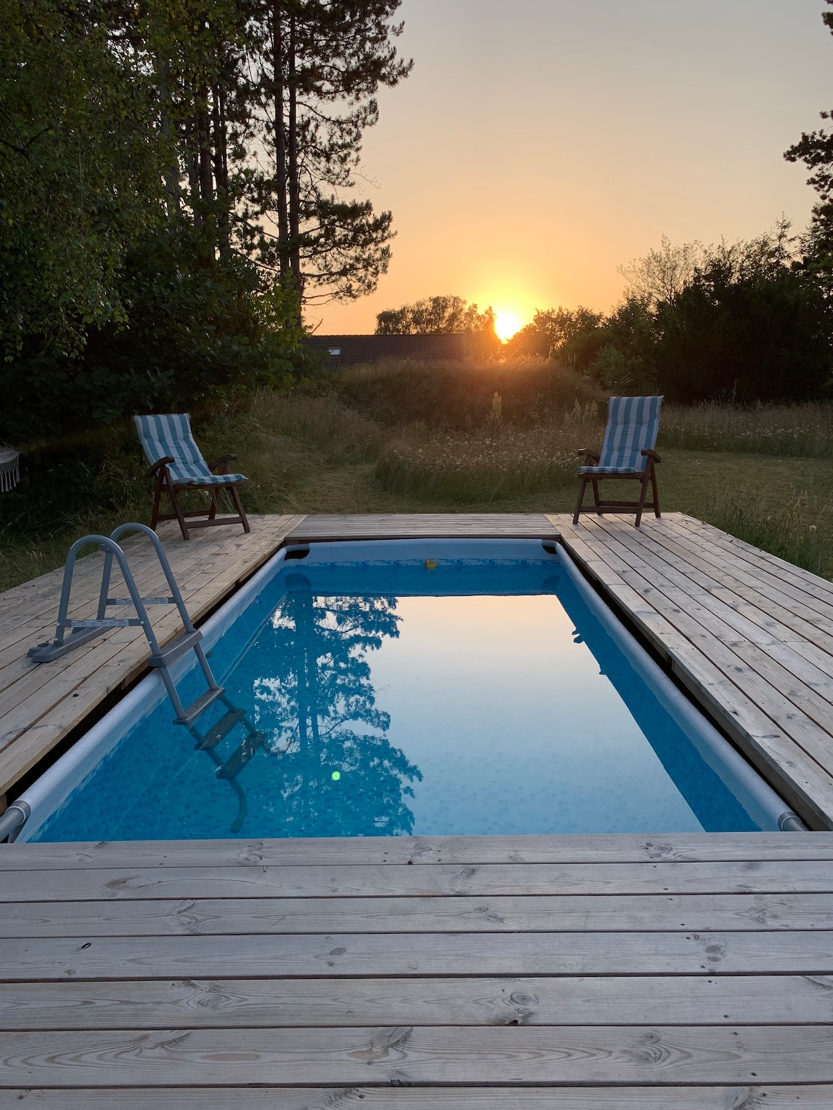 舒适的夏季度假屋，带泳池和大型花园