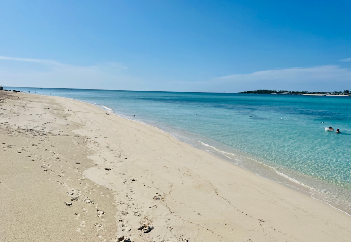 Cottage On Cable Beach (Royal Cay Unit)