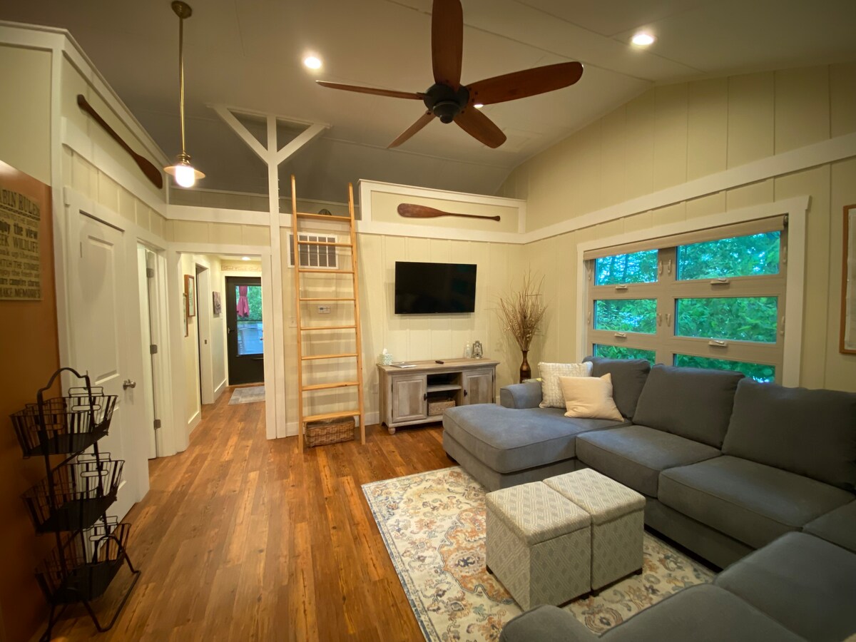 Tranquil Cabin on the Cove vacation rental