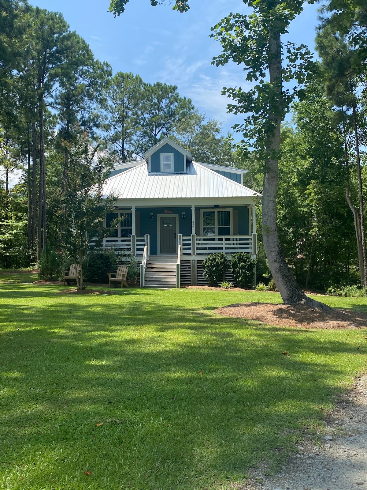 Tight Lines Waterfront Cottage