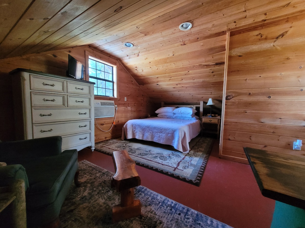 Cabin Community sleeps up to 23