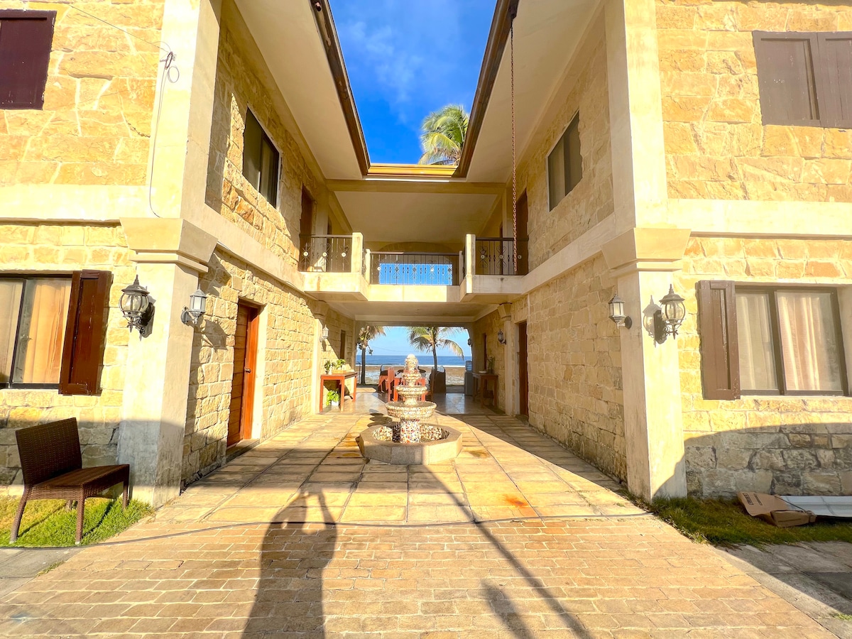 Breathtaking Beachfront Villa with Pool in Bolinao