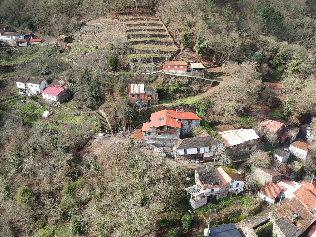 Casa Yañez modern accommodation in Ribeira Sacra