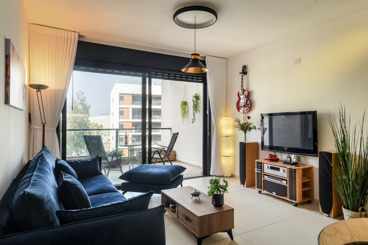 Bright & Modern Apartment in Haifa Down Town