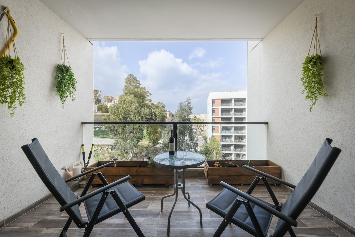 Bright & Modern Apartment in Haifa Down Town