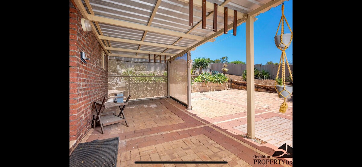Central Geraldton - perfect location