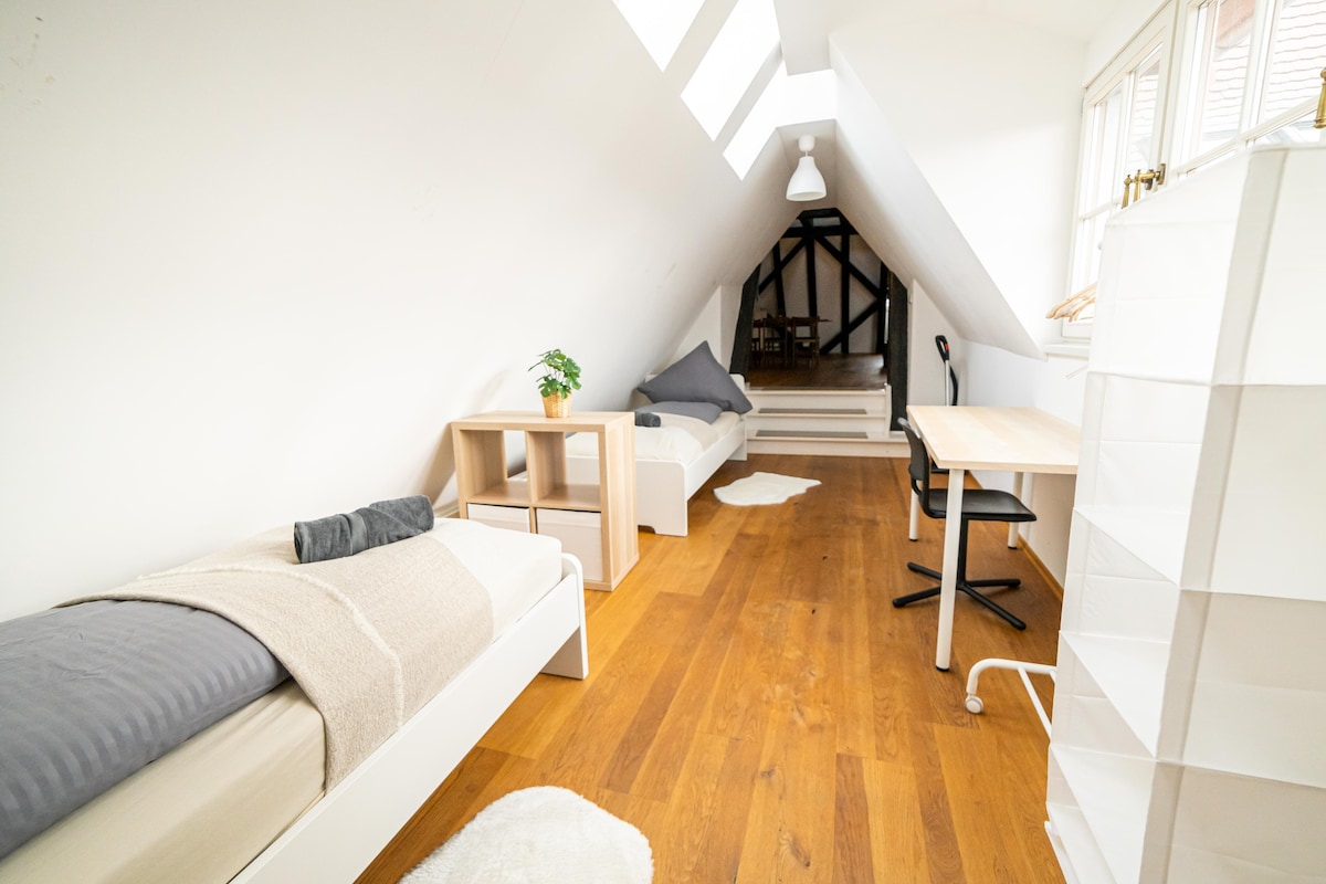 FullHouse | Halle | R17 | Loft