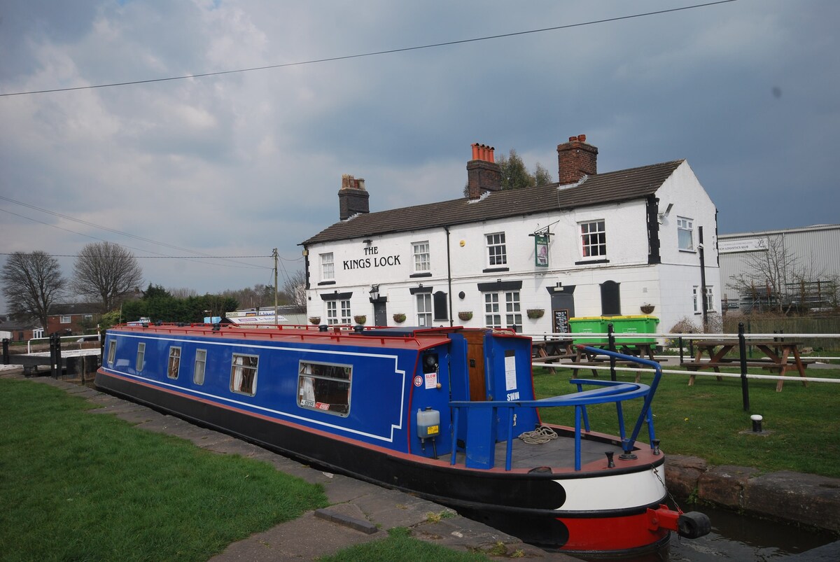 Floating Holidays, Courageous, Sleeps 6