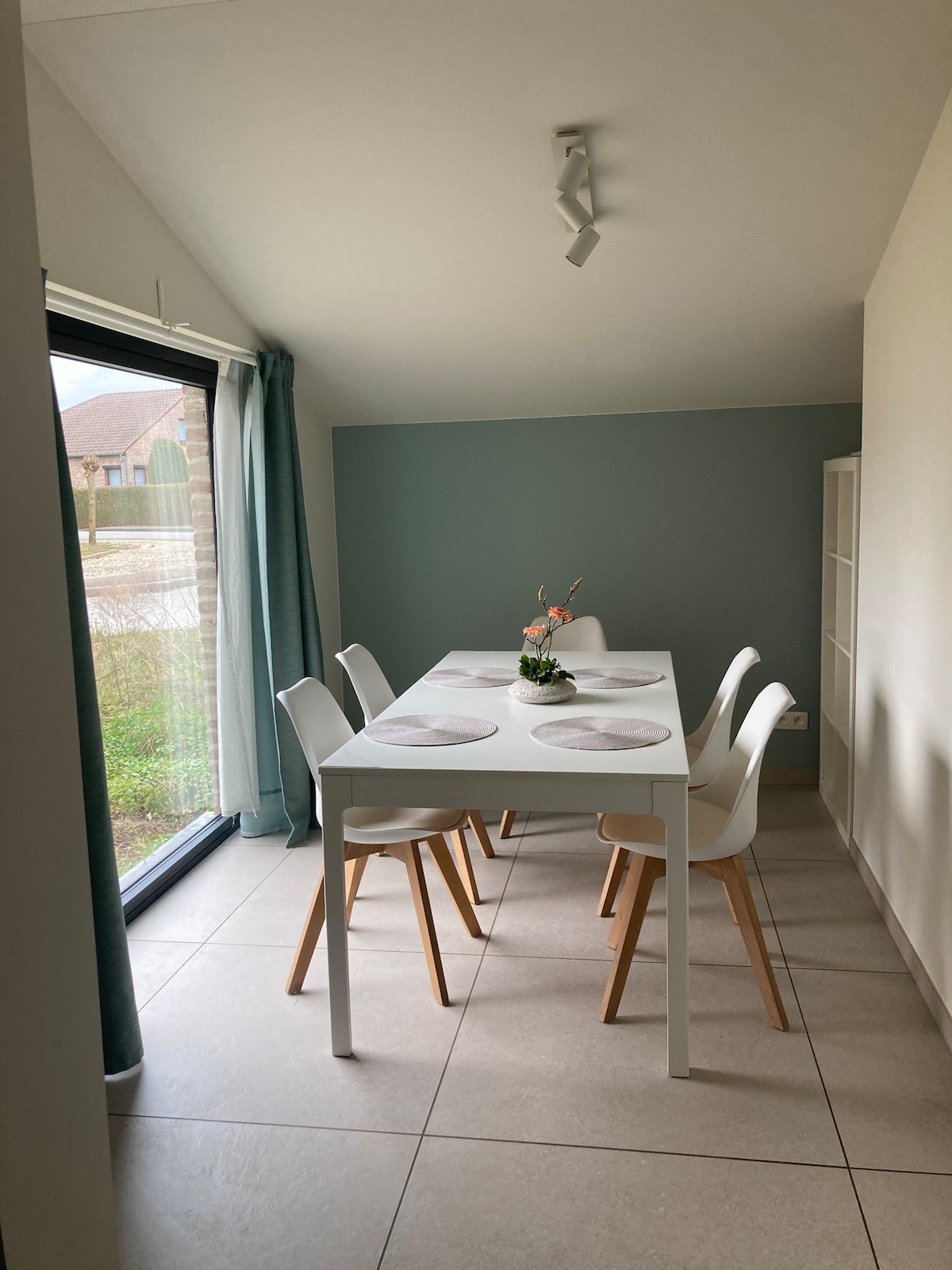 Ruim 2-slaapkamer appartement met tuin