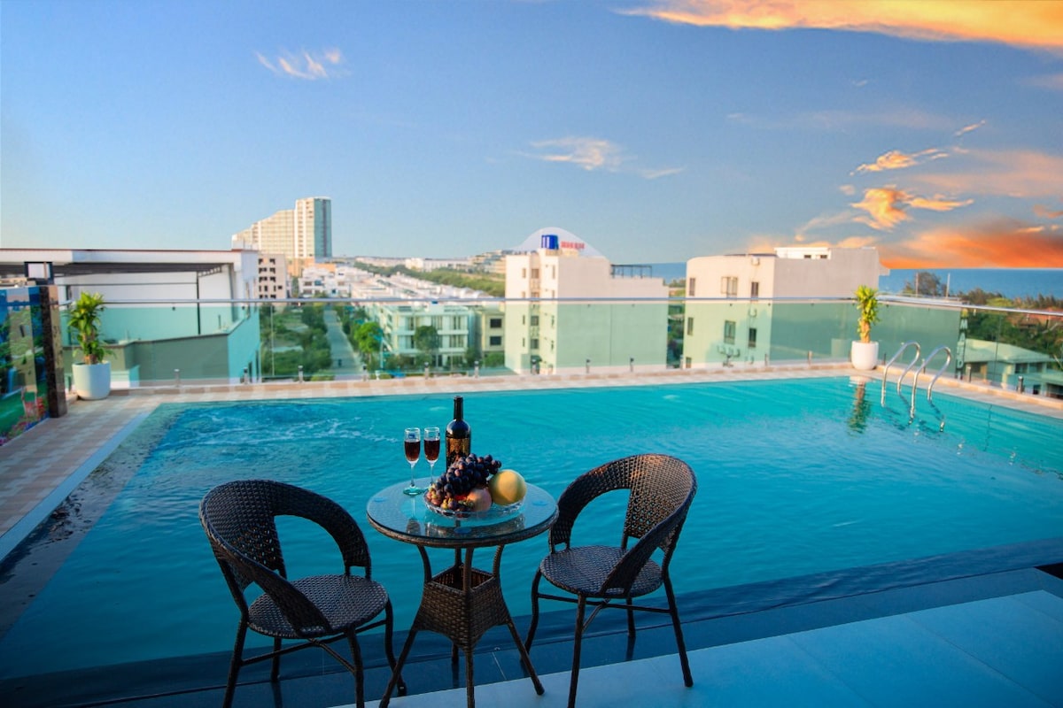 Hotel swimming pool FLC Sầm Sơn