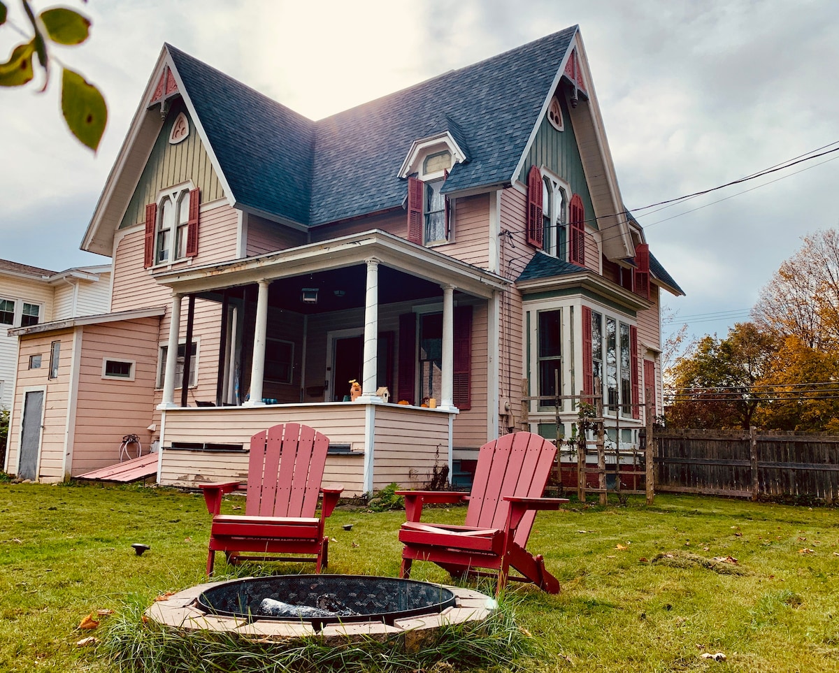 Artsy Victorian Gothic Cottage