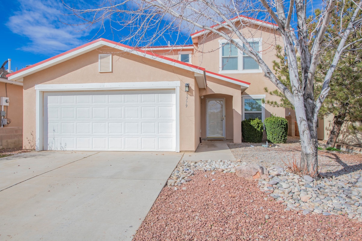 Spacious & Family-Friendly Rio Rancho Getaway