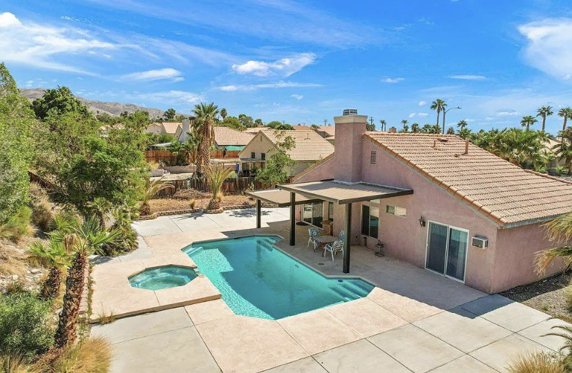Desert Hot Springs 3bd 2ba house with pool and spa