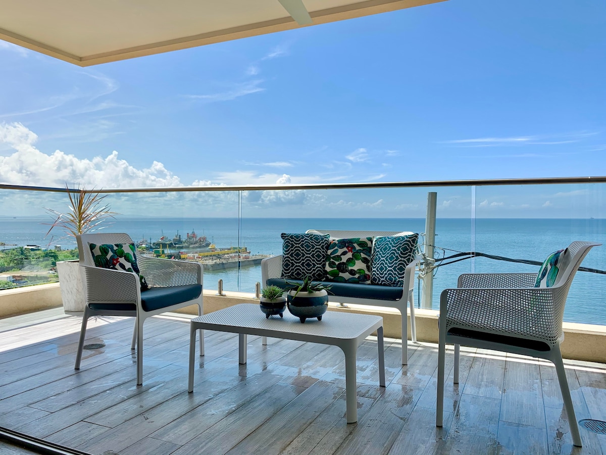 Apartment with Ocean Views