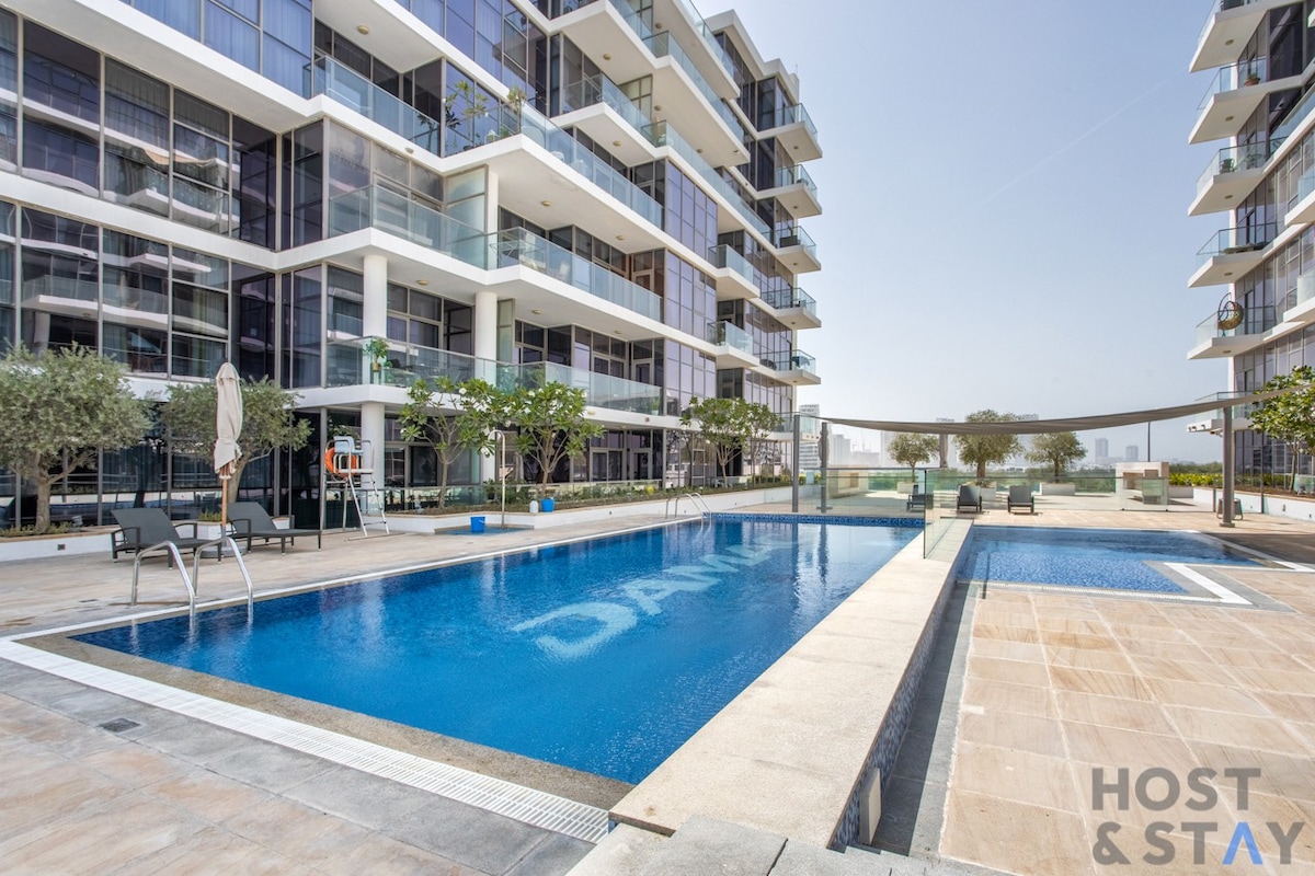 Parkview 2BR in Orchid, Damac Hills | Host & Stay