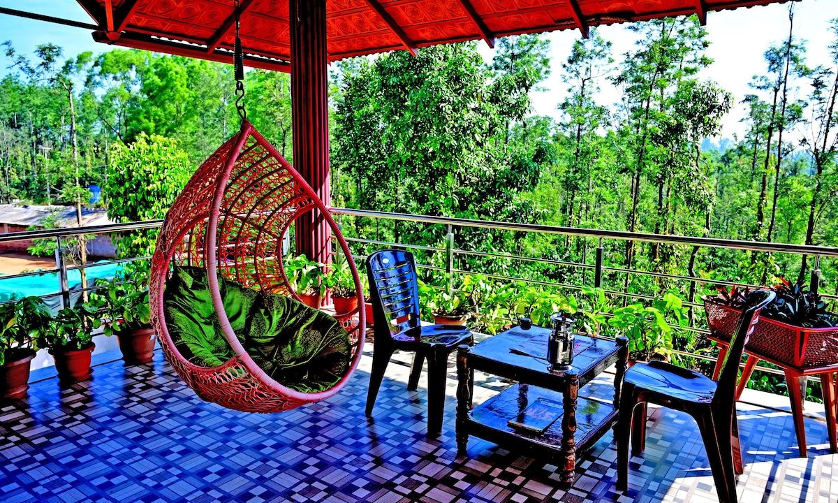 Hulihara Homestay - Coffee Estate Balcony View