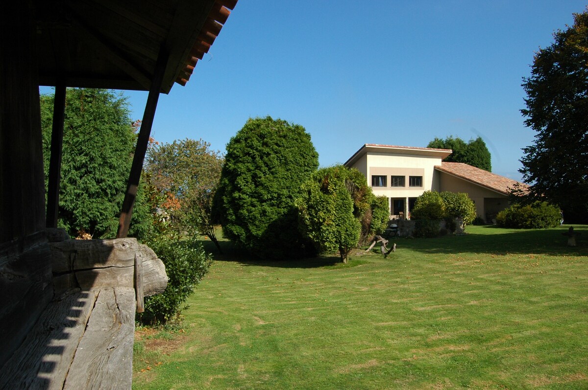 Vivienda independiente y gran jardín, Cudillero