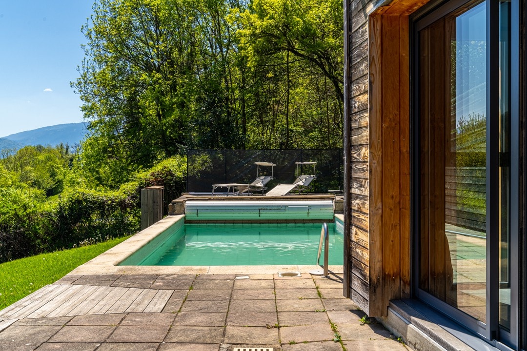 Le Néron |带泳池的度假木屋，山景