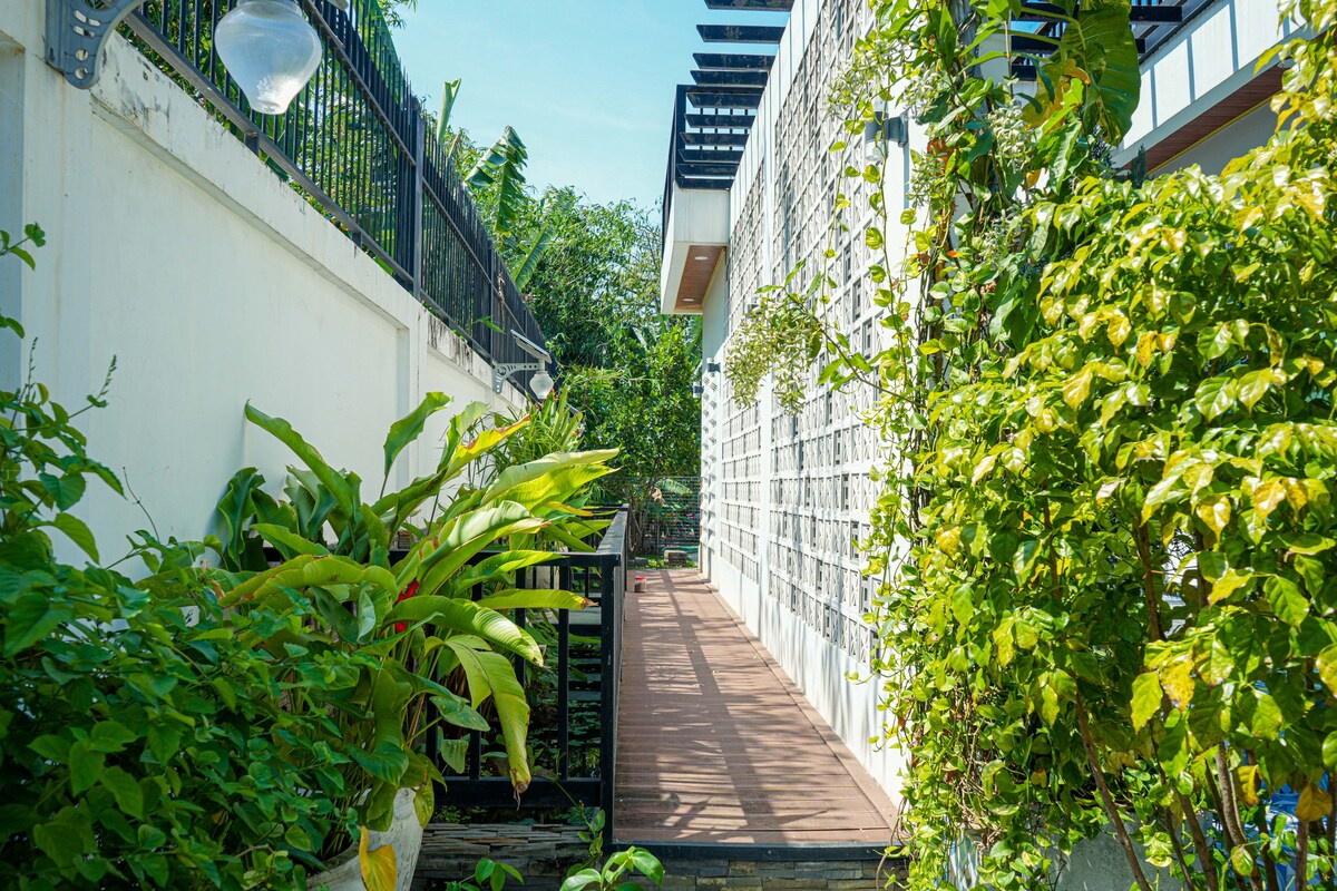 Peaceful Private villa on Koh Dach Island