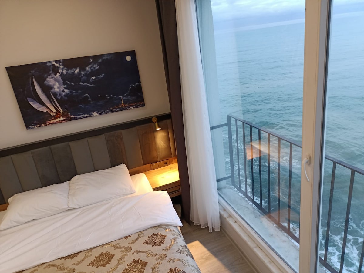 Sea View Deluxe Room & Breakfast