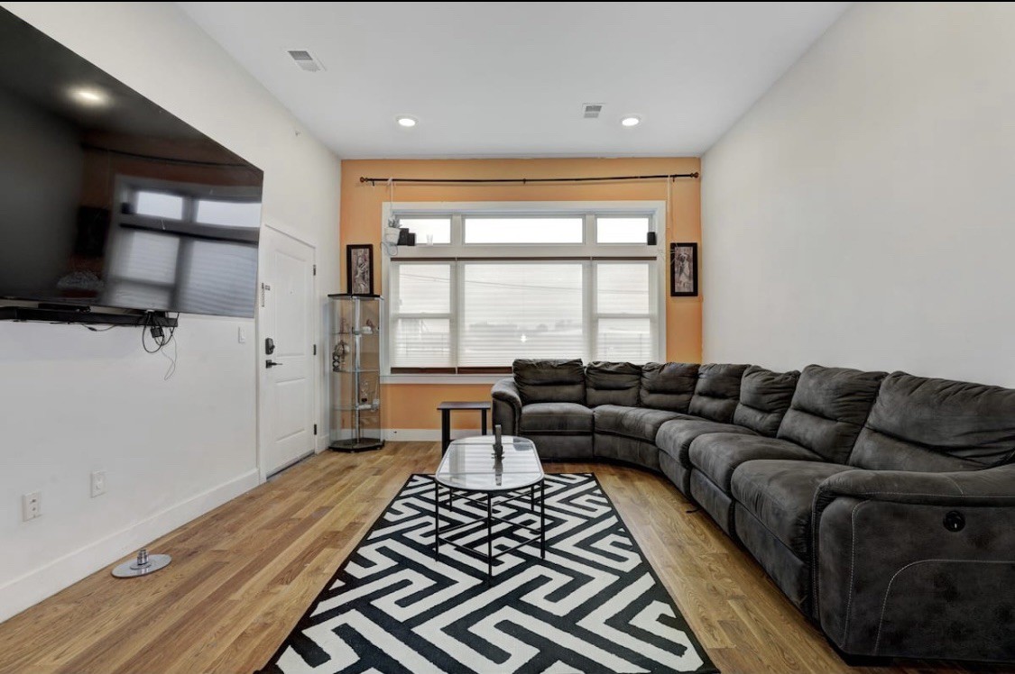 #1 3BR Duplex w/private Rooftop
20m2NYC/EWR