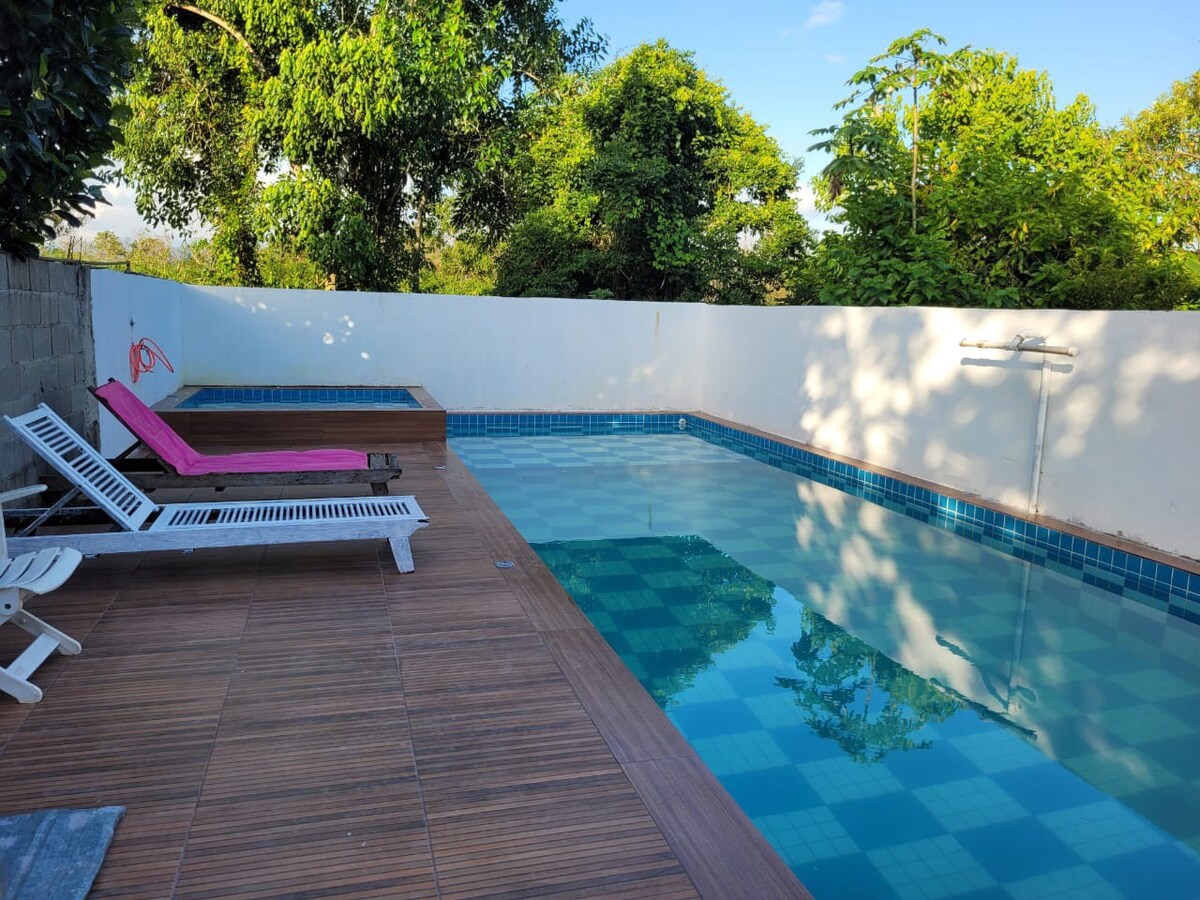 Casa em Itanhaém com piscina e hidro aquecida