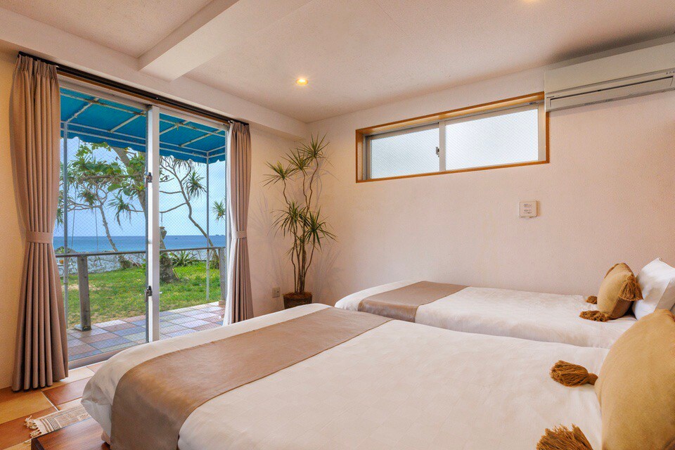 步行1分钟即可抵达冲绳海滨的罕见风景酒店、豪华私人海滩、1楼套房