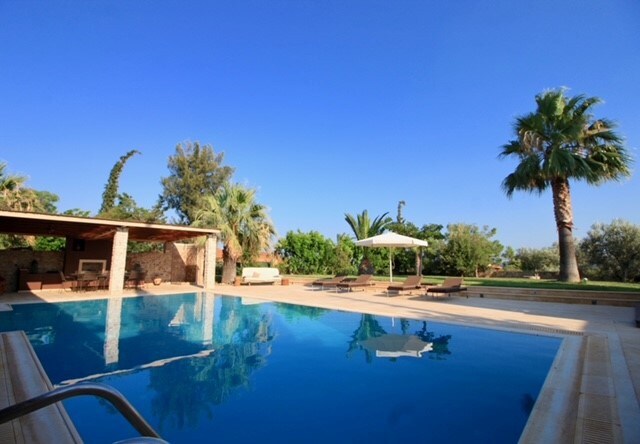 Luxury Villa-Tennis -Large Pool-By the sea-La PALM