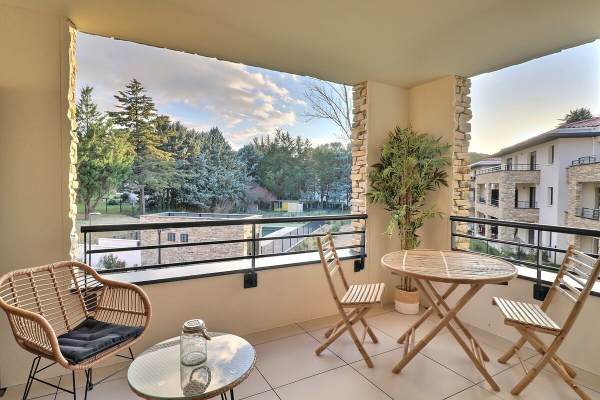 Appartement moderne - Terrasse - Piscine - Parking