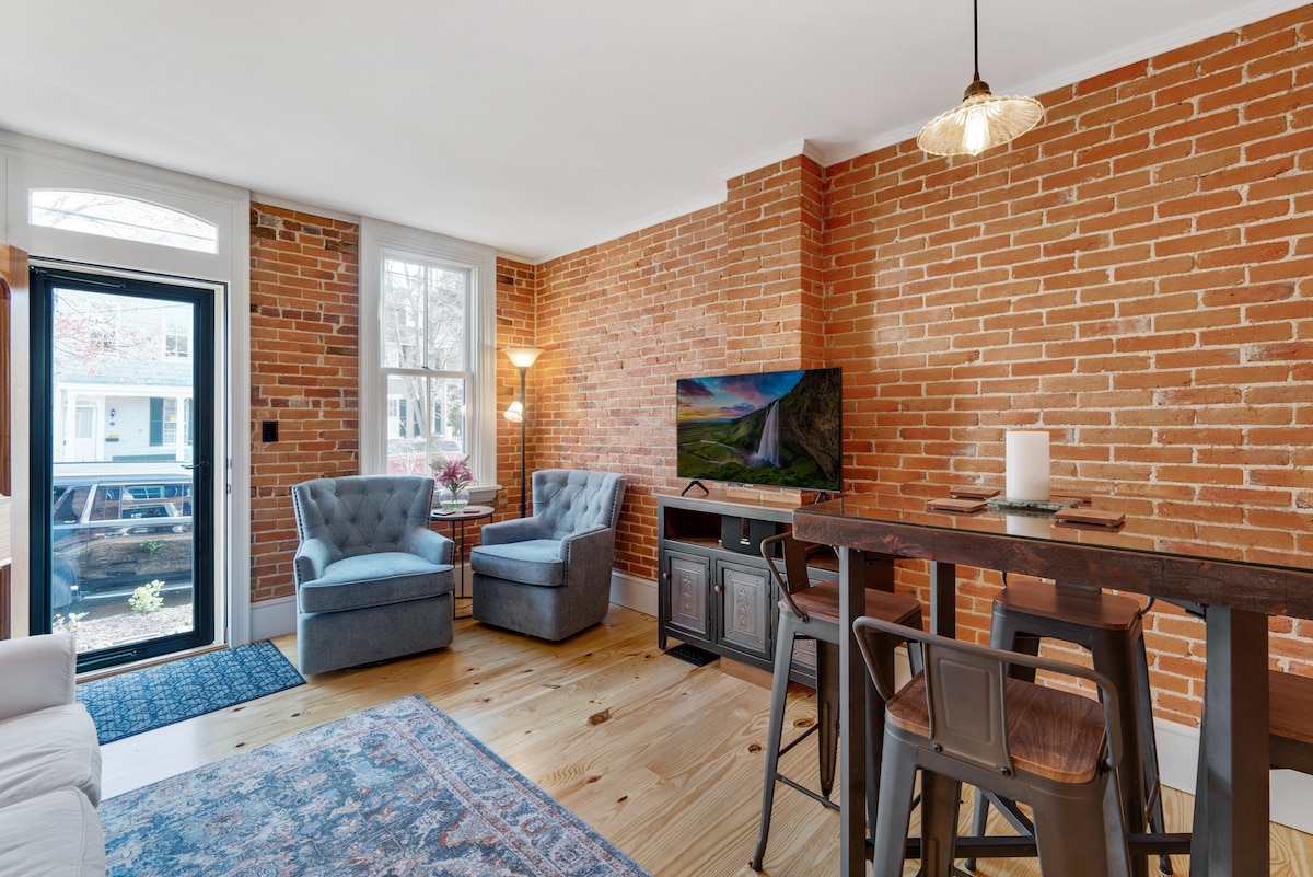 125 High - Luxury Historical Brick Victorian