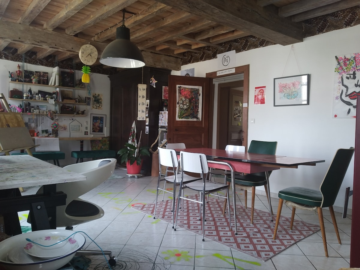 Chambre chez l'habitant. Cote Rue. Et. Lit 140