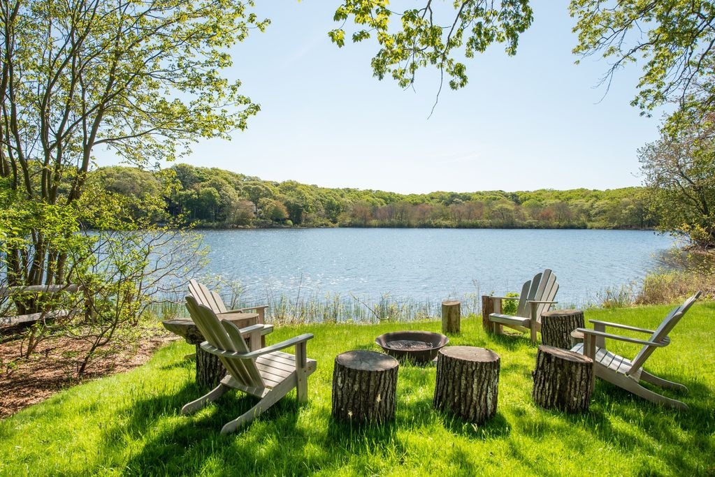 Hamptons Waterfront Cottage