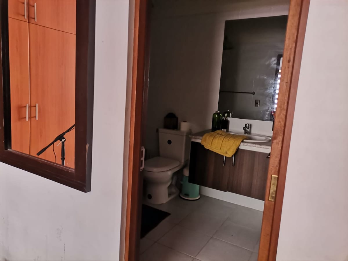 Habitación con baño privado