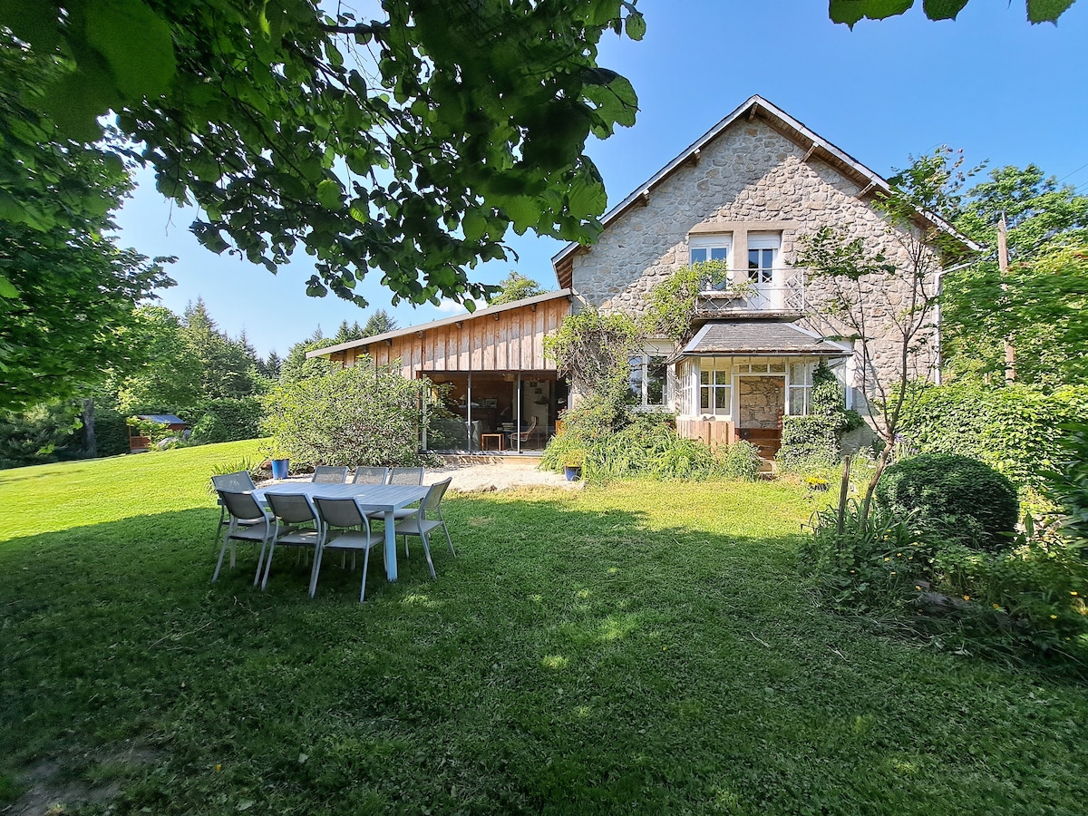 Maison agréable, hameau dans les bois