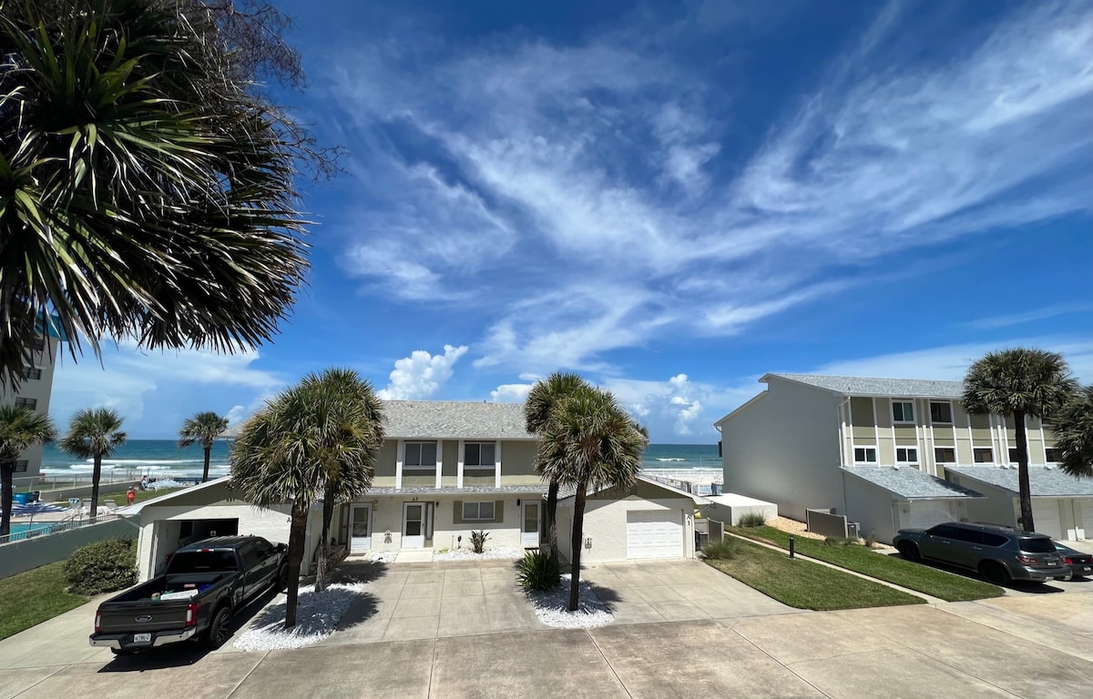 Ocean view townhome on a no drive beach