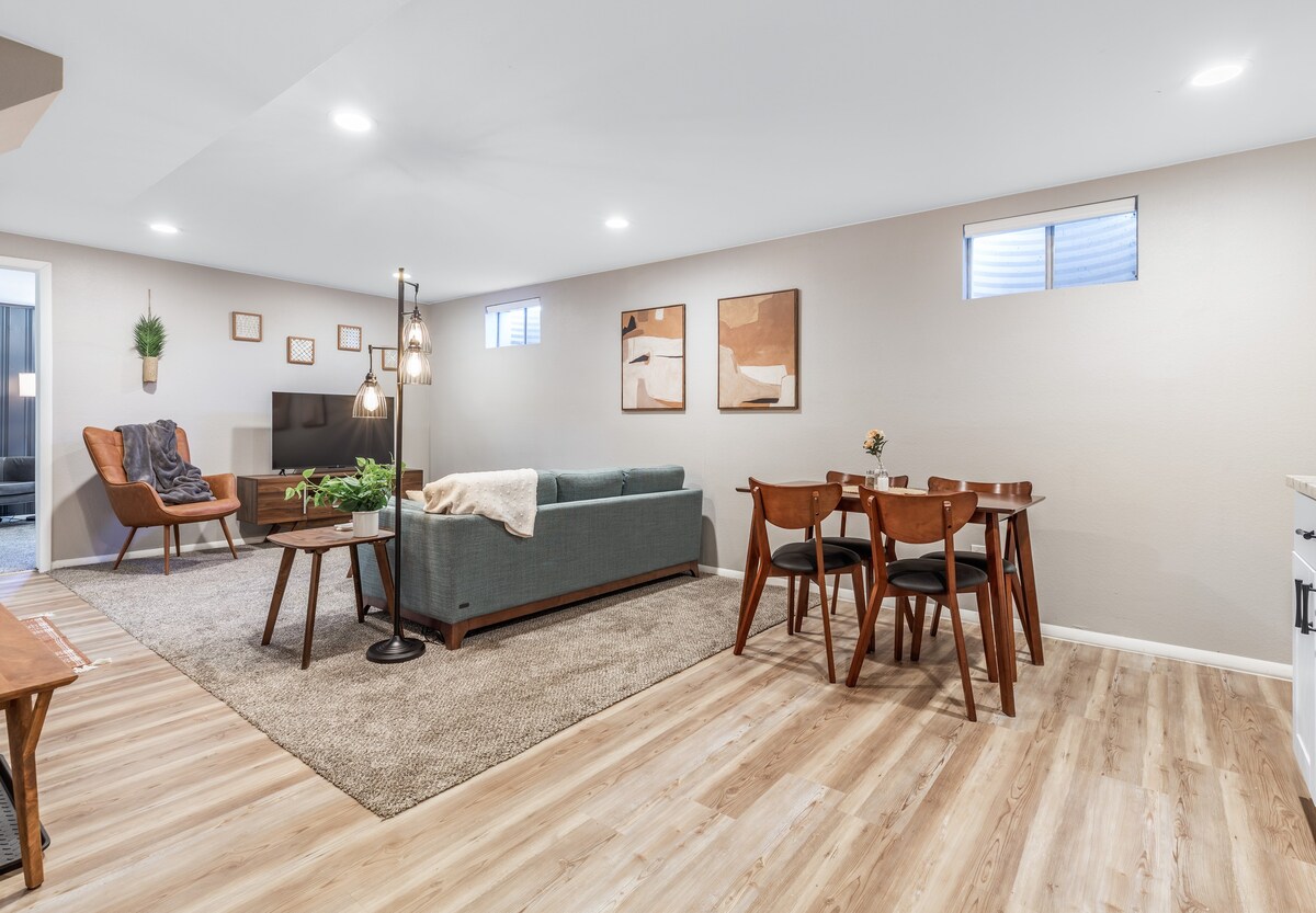 Newly Renovated Private Suite - Olde Town Arvada