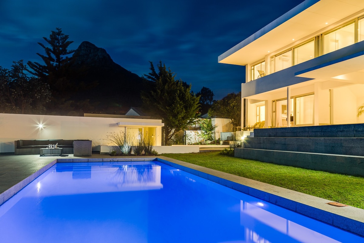Villa Maxima-Ultra Stylish, Large Pool & Sea View