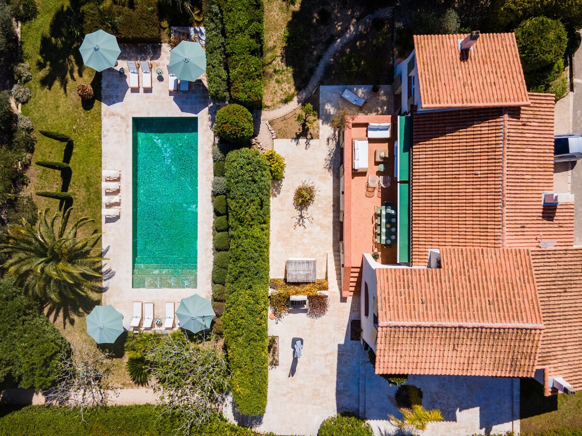 美丽的别墅，带游泳池，位于Sainte-Maxime
