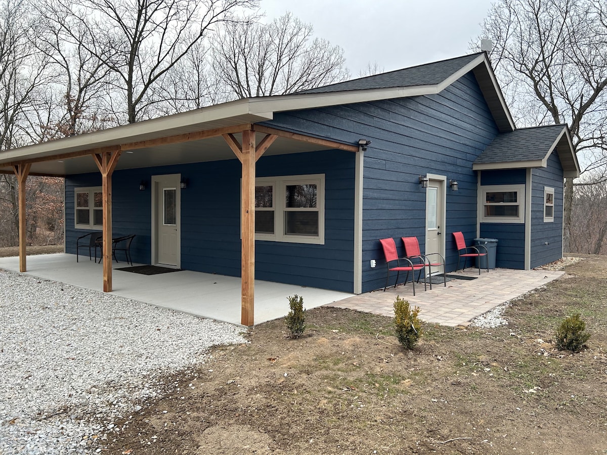 Rye Creek Blue Cabin - A New Spacious Farmhouse