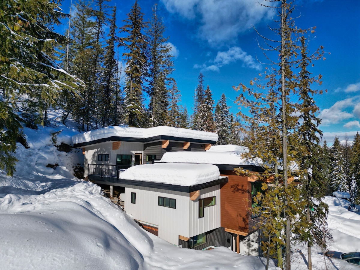 EcoLuxury House & Suite at Red Mountain
