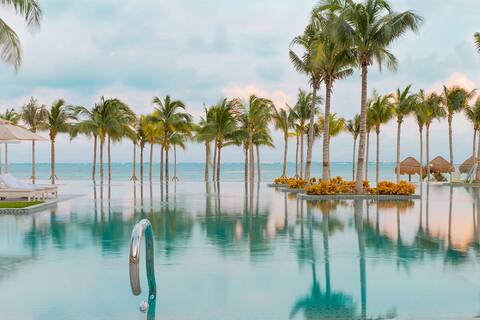 Luxurious oceanfront 2 bedroom Garza Blanca Cancun